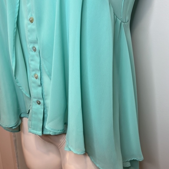 Women’s Turquoise Top - Picture 6 of 8